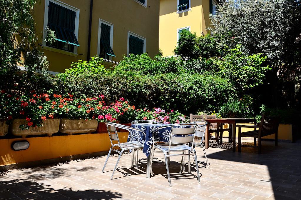Locanda Villa Moderna Genua Exterior foto